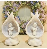 Beeld engeltje in vleugel