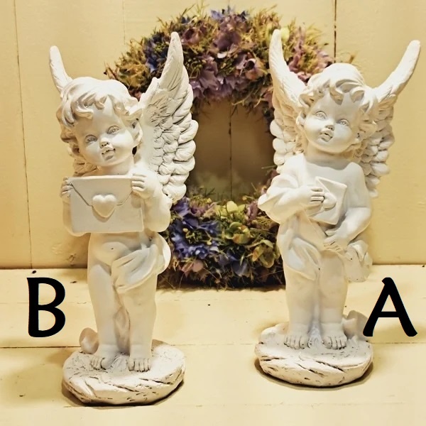 Beeld engel met een brief (prijs is per stuk!)