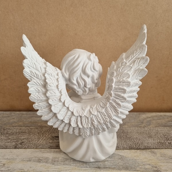 Beeld engel zittend