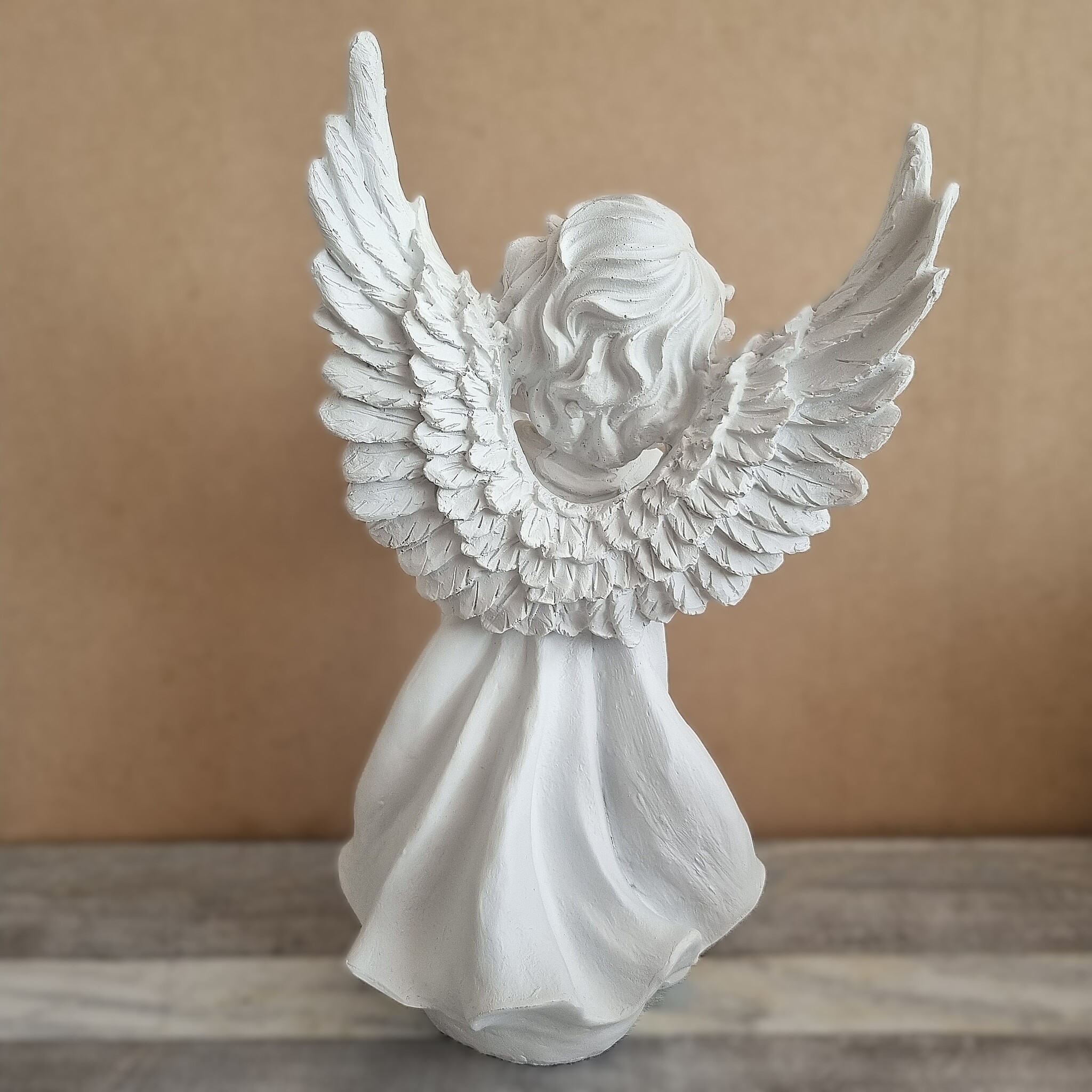 Beeld engel met vogel in hand  (33 cm!)