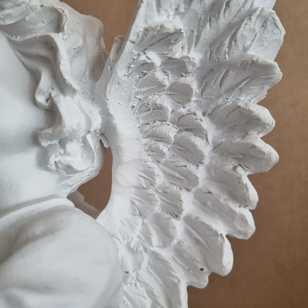 Beeld engel met vogel in hand  (33 cm!)