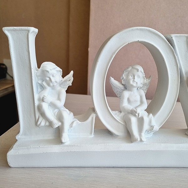 Beeld engeltjes LOVE