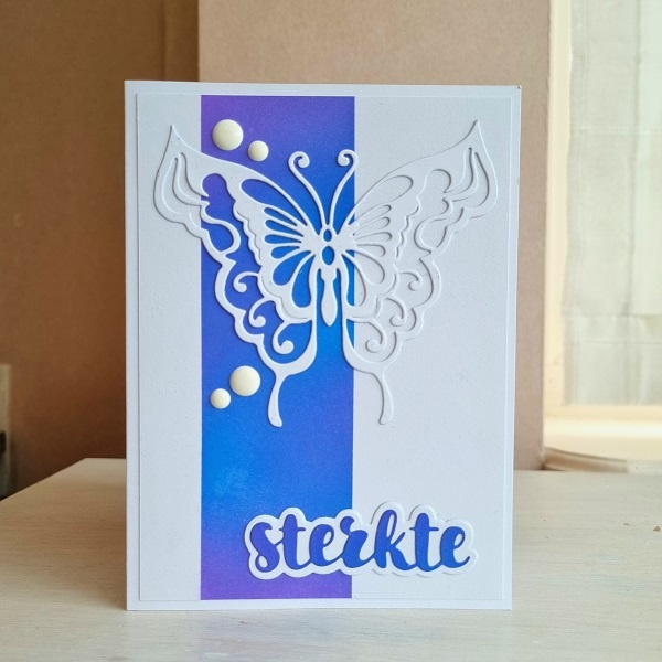 Wenskaart - Sterkte (grote witte vlinder)