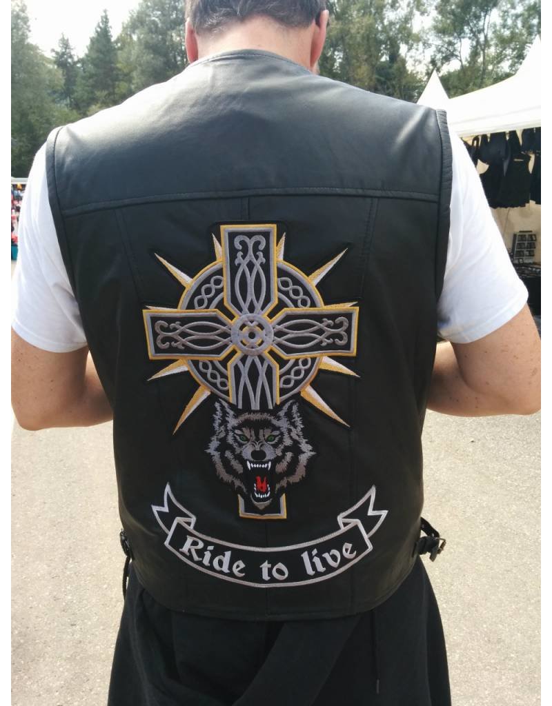 Badgeboy Wolf and Cross 466 R