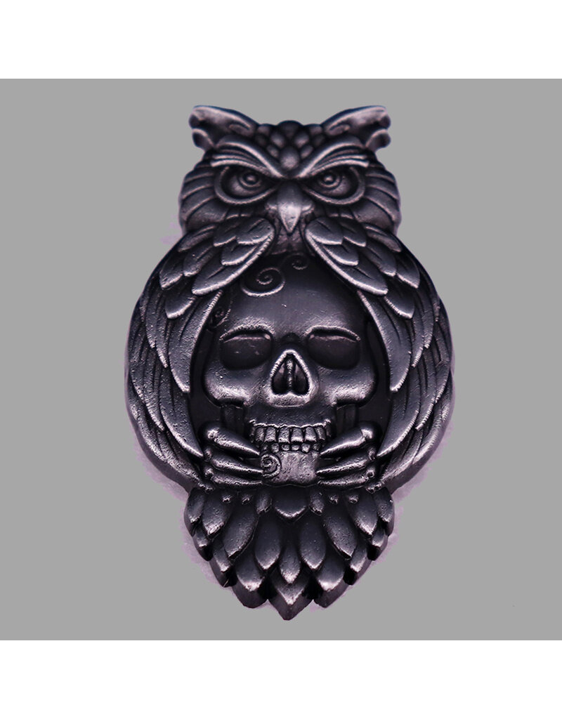 Badgeboy Owl with skull pin