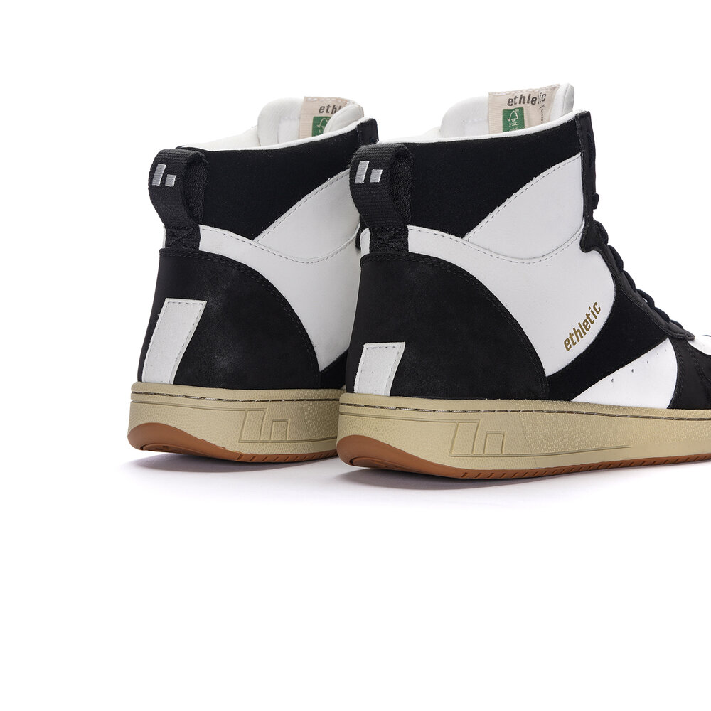 ETHLETIC Carl Hi Cut Chalk White | Jet Black