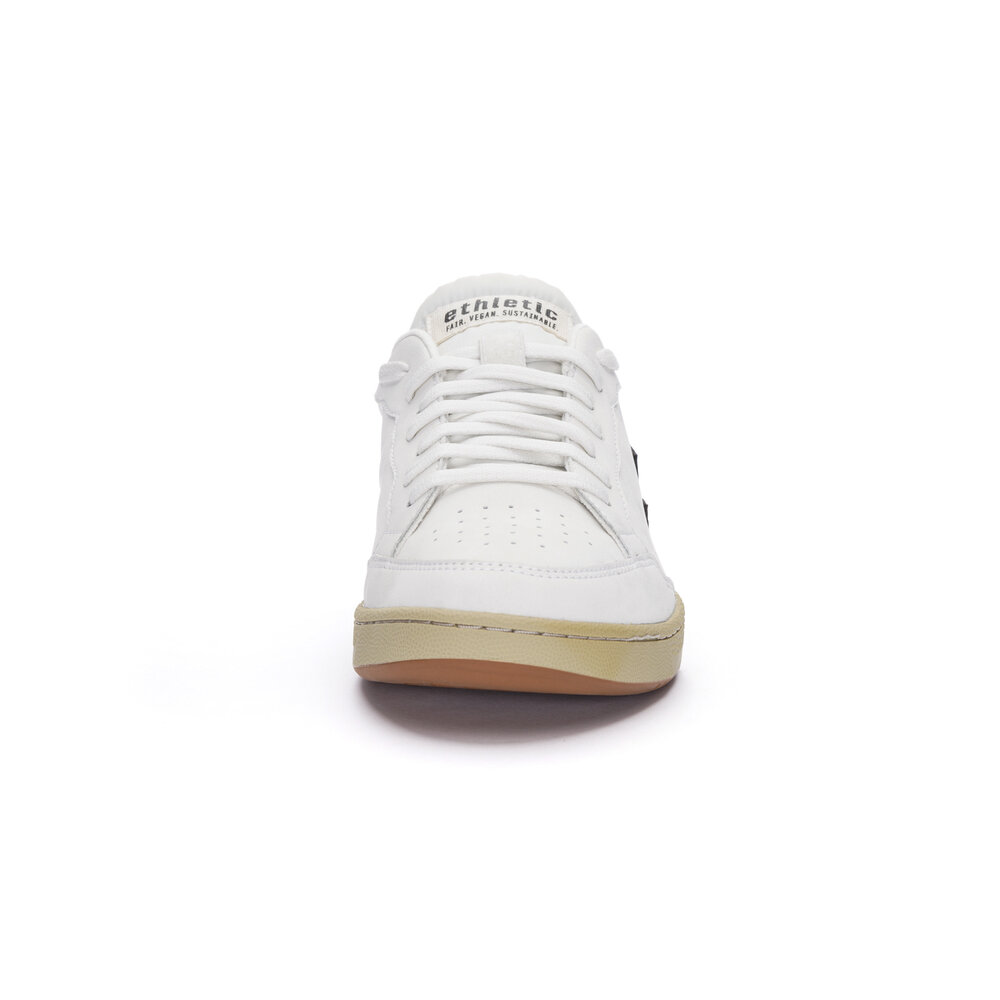 ETHLETIC Jesse Lo Cut Classic Chalk White | Jet Black