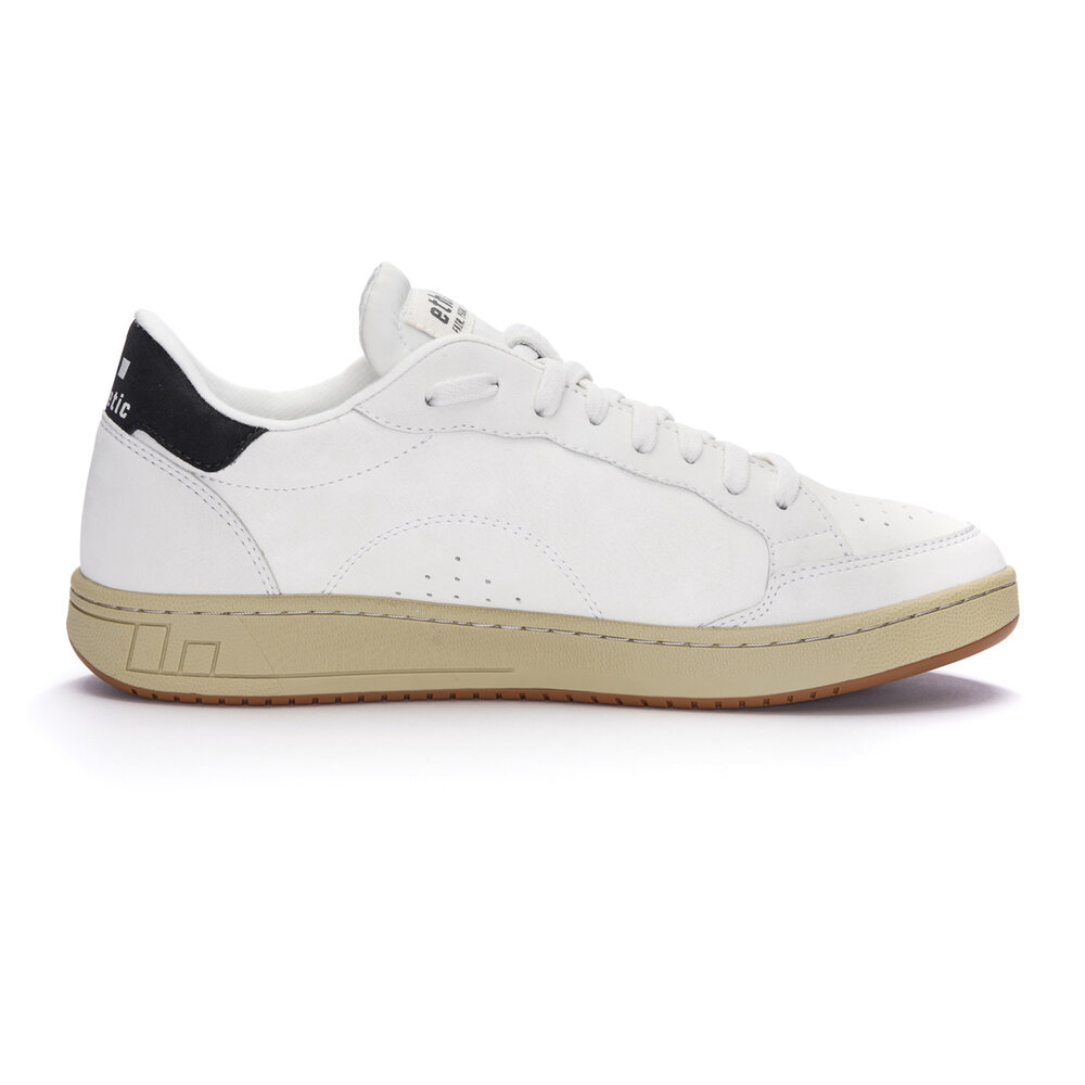 ETHLETIC Jesse Lo Cut Classic Chalk White | Jet Black