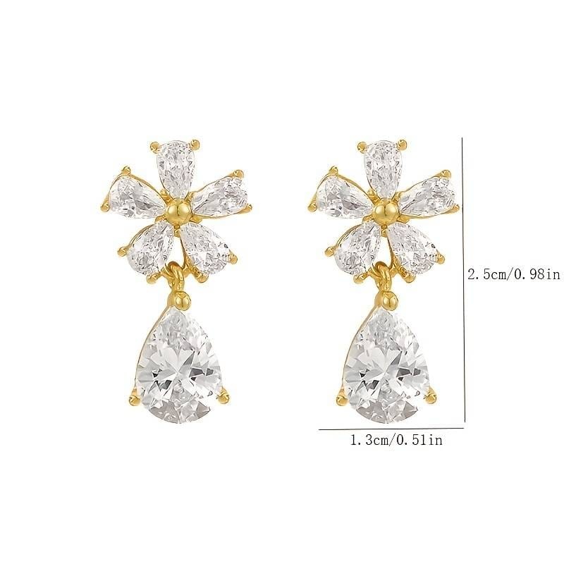 Amore Women's Clover Earrings 18K Gold Plated With Inlaid Zirconia, Gold Colored