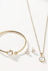 SOHI Goldplated Vrouwen Sieradenset met hanger ketting en oorknopjes en armband, goud