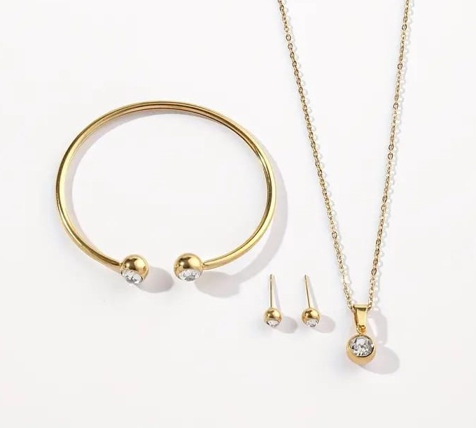 SOHI Goldplated Dames Sieradenset met hanger ketting en oorknopjes en armband, goud
