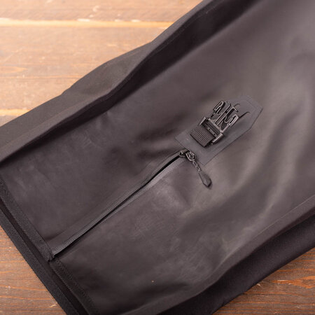 AGU Fietsrugzak Shelter Clean Large 21L Zwart - Waterdicht