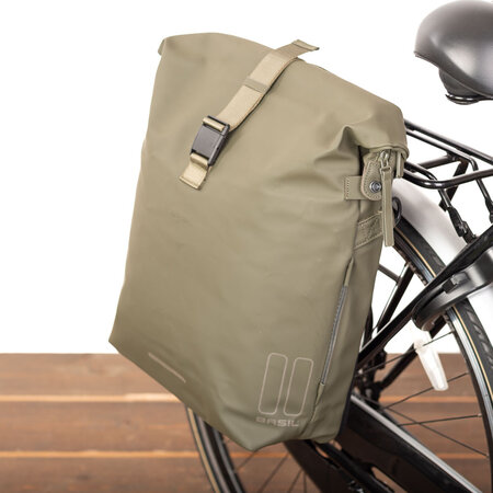 Basil Enkele fietstas SoHo Nordlicht MIK Studs 17L Mosgroen