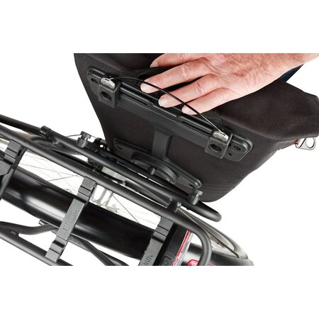 Basil Enkele fietstas Shopper City MIK Studs 16L Zwart