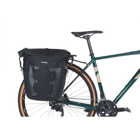 Basil Enkele Fietstas Navigator Waterproof L MIK Studs 22L Zwart - Waterdicht