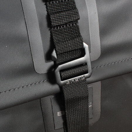 Basil Dubbele fietstas Urban Dry MIK 2.0 50L Zwart