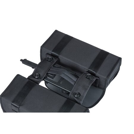 Basil Dubbele Fietstas Tour Waterproof MIK 2.0 28L Zwart