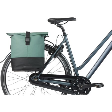 Basil Dubbele Fietstas Cove MIK 2.0 28-32L Zilvergroen/Zwart