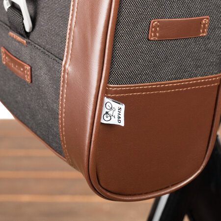 Shad Stuurtas Genuine Mail Bag 8L Brussels Chocolate