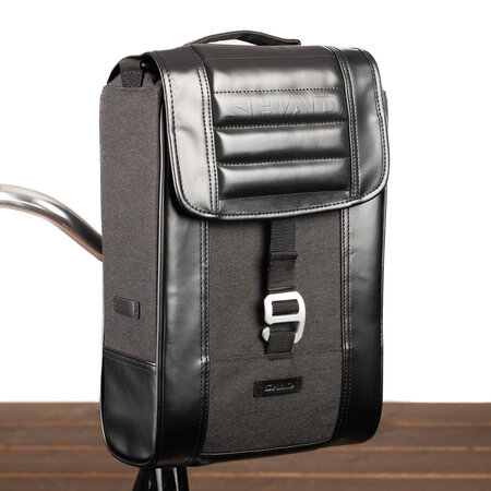 Shad Stuurtas Genuine Mail Bag 8L Dublin Black