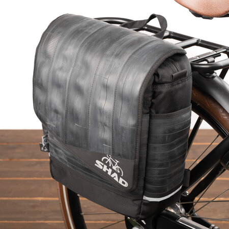 Shad Revive Messenger Bag 8L Zwart