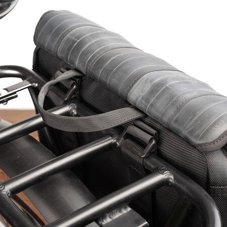 Shad Revive Messenger Bag 8L Zwart