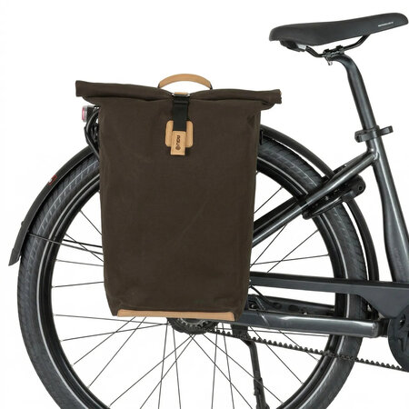AGU Enkele fietstas Convoy Clean Urban 17L Ground Coffee CG - Waterdicht
