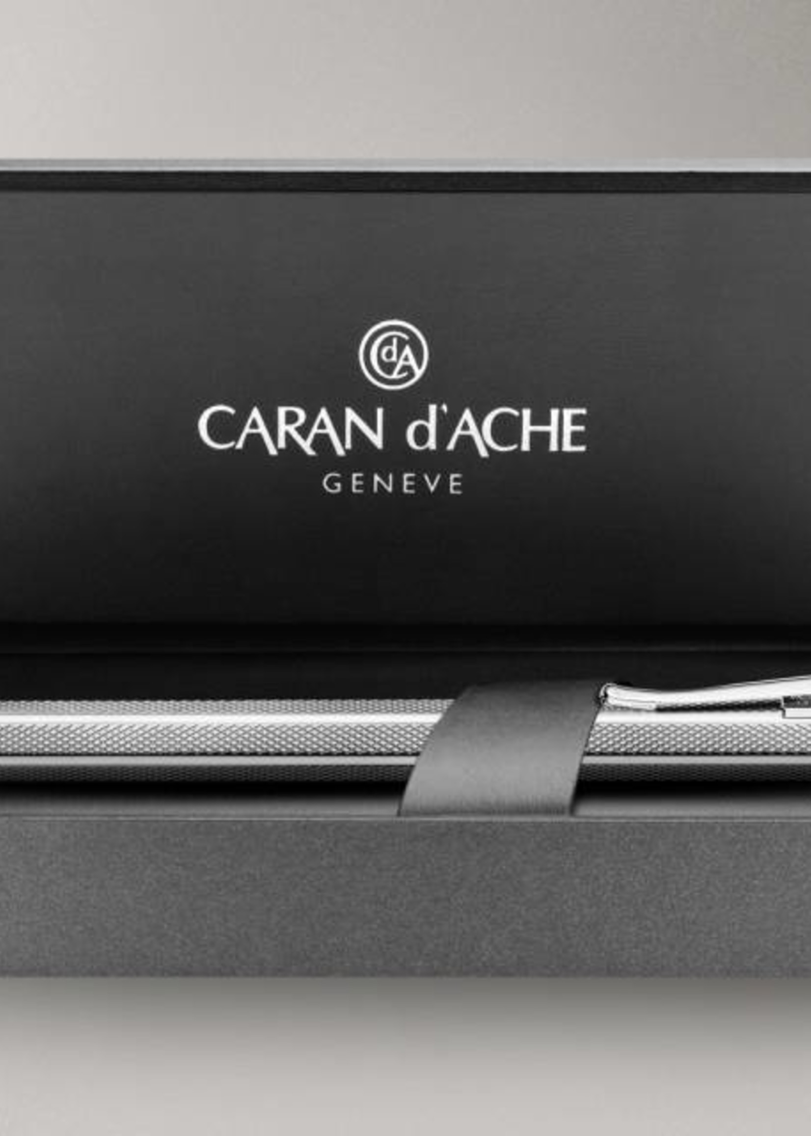 Caran d'Ache Füllfederhalter Ecridor Rétro Silber, Stahlfeder M