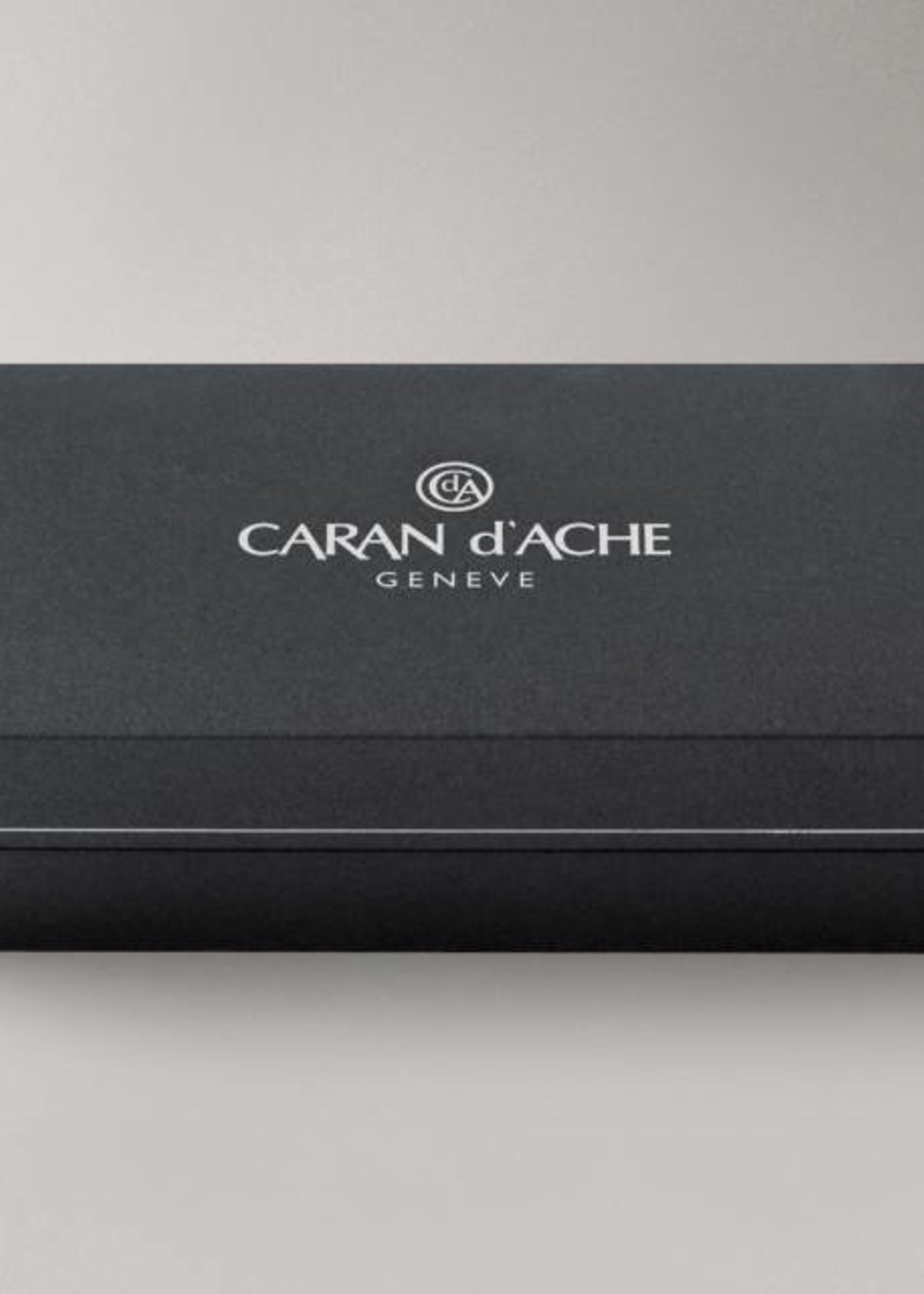 Caran d'Ache Füllfederhalter Ecridor Rétro Silber, Stahlfeder M