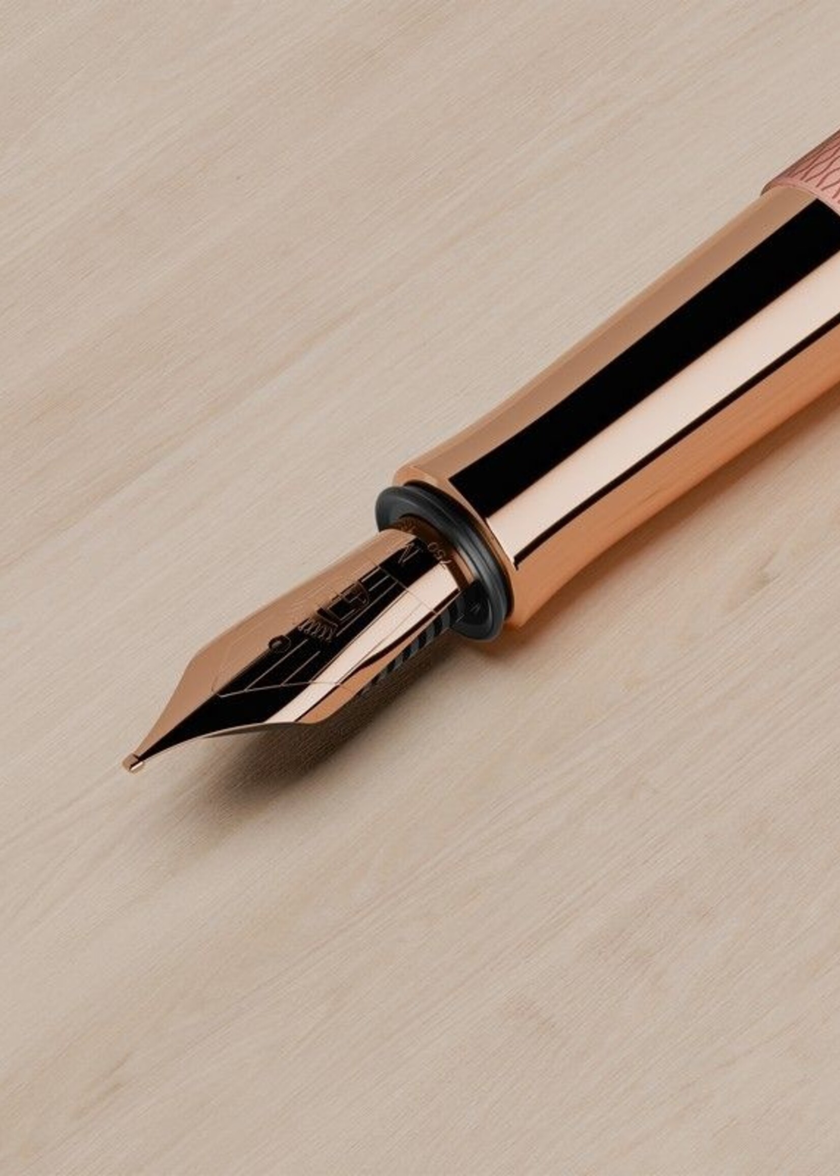 Graf von Faber-Castell Rose Blush Guilloche Füller