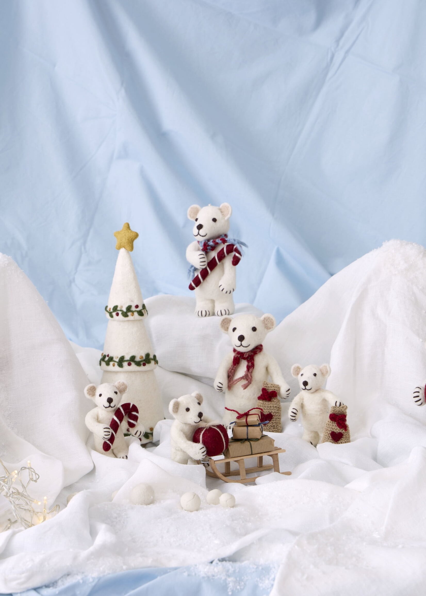 Gry & Sif Small White Polar Bear w/Candy