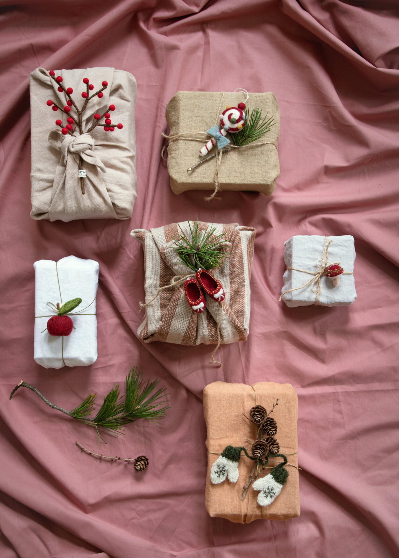 Gry & Sif Christmas Candy w/Ochre Bow