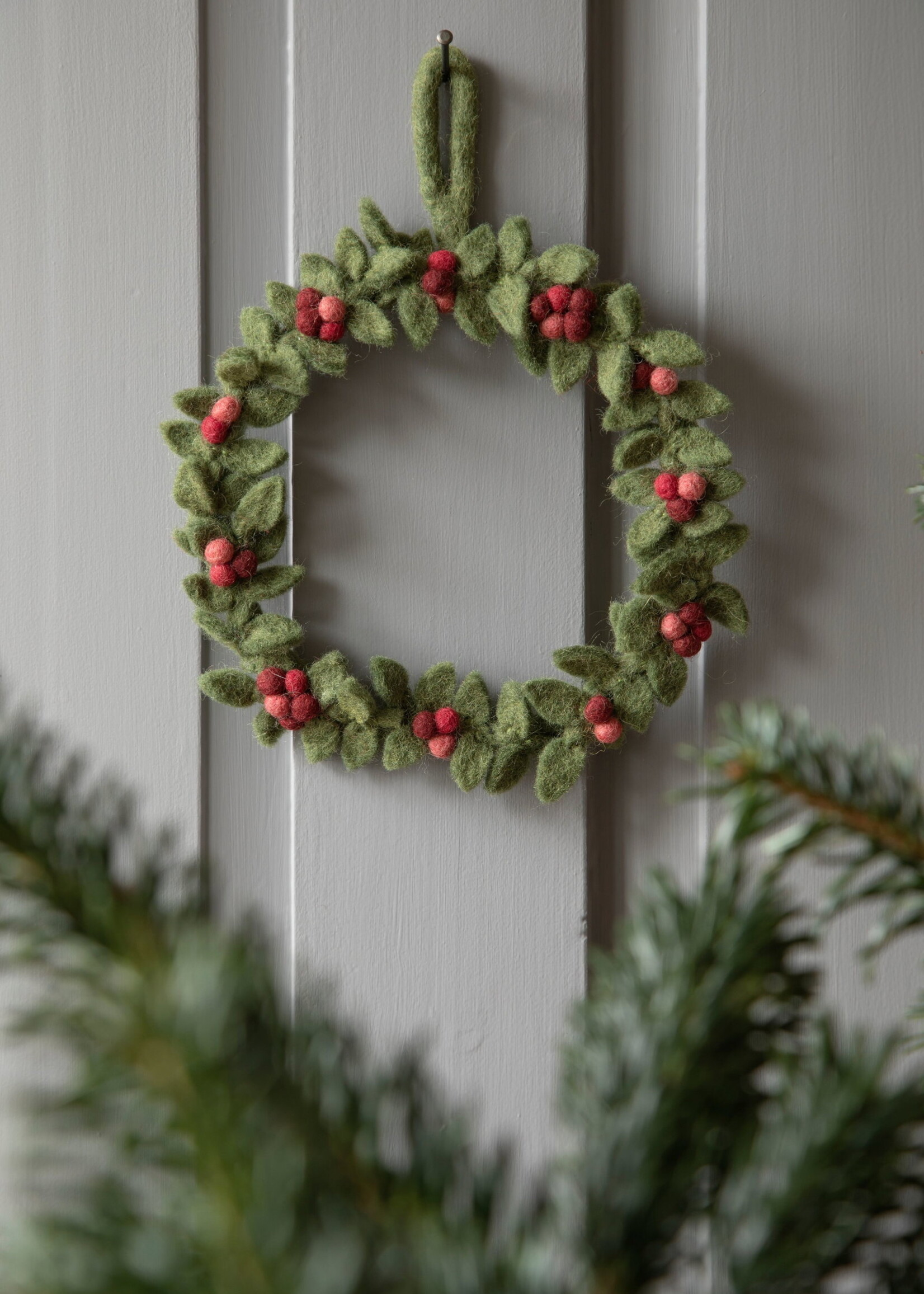 Gry & Sif Small Green Wreath w/Red Berri