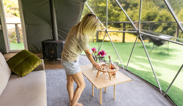 Kunstgras op de camping: creëer een comfortabele en onderhoudsvriendelijke plek om te ontspannen
