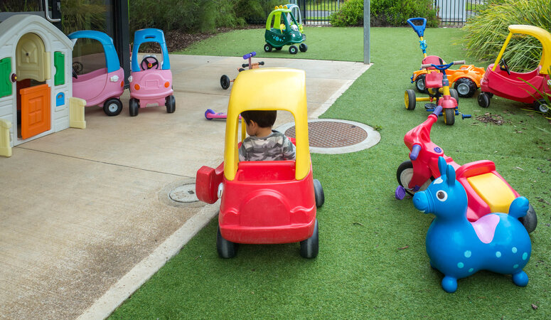 Is kunstgras geschikt voor een tuin waar kinderen en huisdieren spelen? 