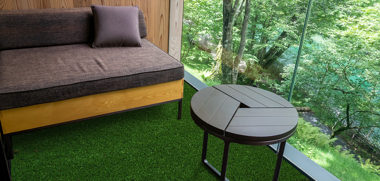 Kunstgras op je balkon: groen en comfortabel buitenleven 