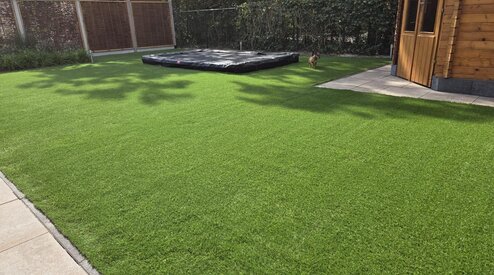 Voorjaar in de tuin: waarom kunstgras de slimste keuze is