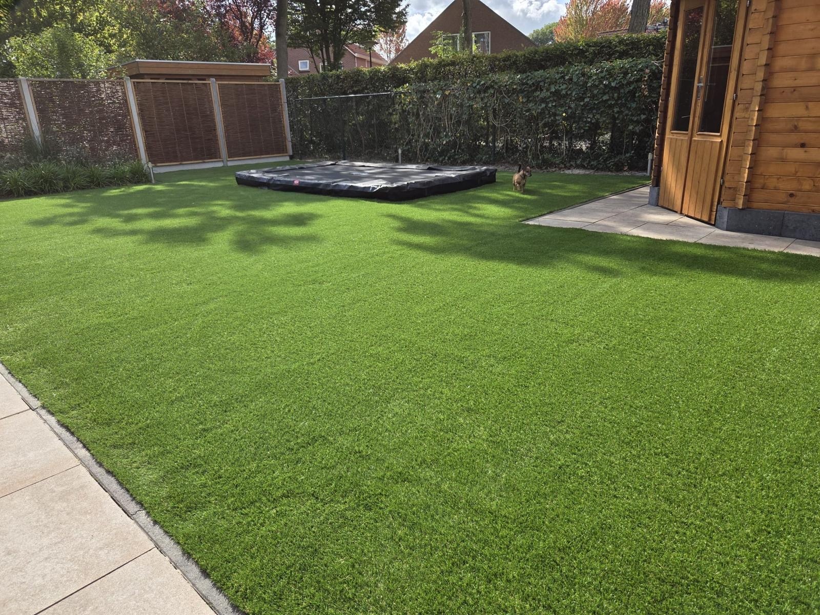 Voorjaar in de tuin: waarom kunstgras de slimste keuze is