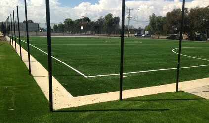 Kunstgras voetbalveld