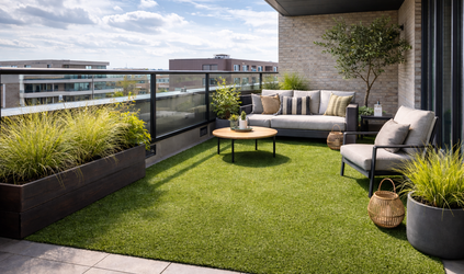 Kunstgras op het balkon
