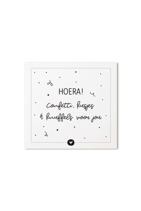 Cadeaukaartje vierkant met tekst Hoera! confetti, kusjes en knuffels voor  jou