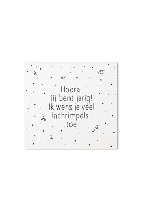 Cadeaukaartje vierkant met tekst Hoera jij bent jarig! Ik wens je veel lachrimpels toe