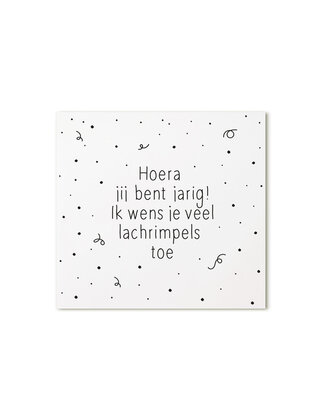 Cadeaukaartje vierkant met tekst Hoera jij bent jarig! Ik wens je veel lachrimpels toe