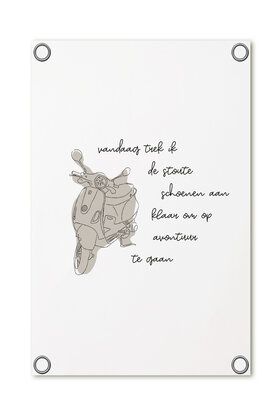 Tuinposter lijntekening scooter met tekst 'Klaar om op avontuur te gaan'