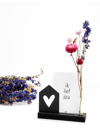 Kaarthouder met vaasje en houten kaartje