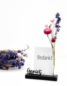 Kaarthouder met vaasje en tekst Geniet