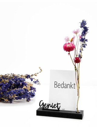 Kaarthouder met vaasje en tekst Geniet