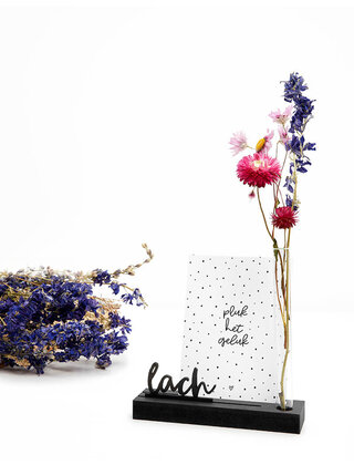 Kaarthouder met vaasje en tekst Lach