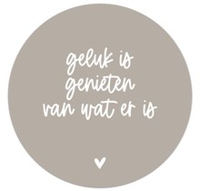 Muurcirkel beige met tekst 'Geluk is...'