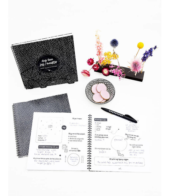 Dag lieve juf/meester - afscheidsboek vol met mooie herinneringen